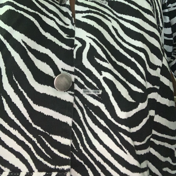 Animal Print Jacket - Picture 5 of 6